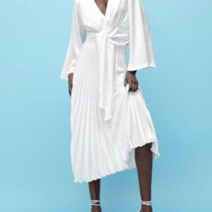 NWT ZARA SATIN EFFECT PLEATED SKIRT White